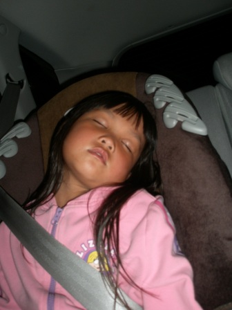 Kasen asleep in the car